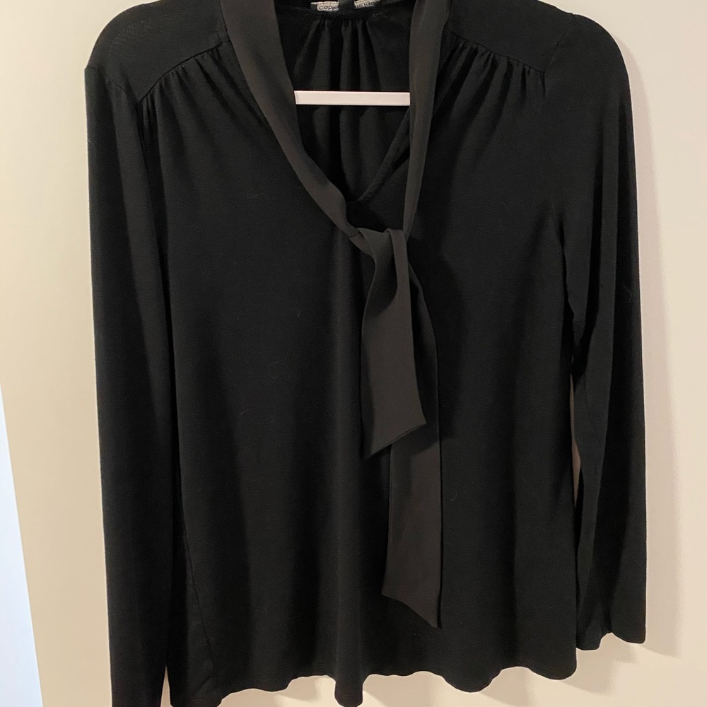 Long sleeves black top